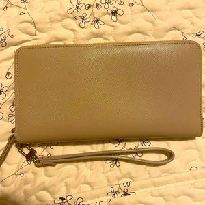 Halogen zip around wallet/wristlet